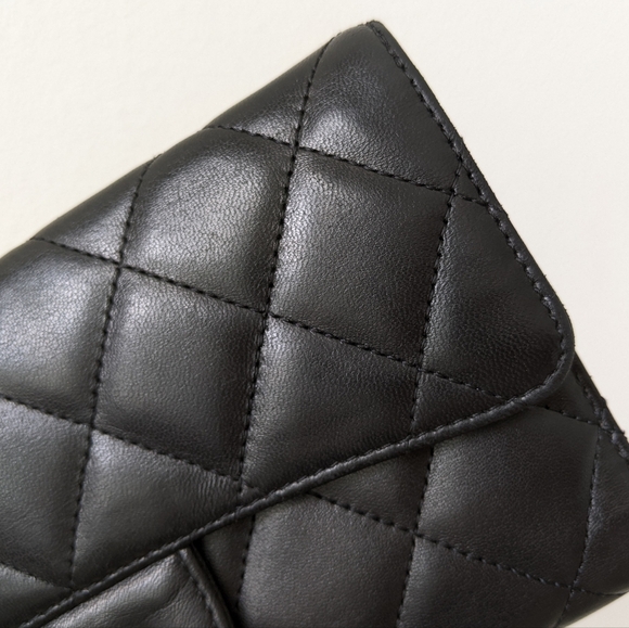 Chanel Diamond Stitch CC flap wallet - Picture 15 of 15